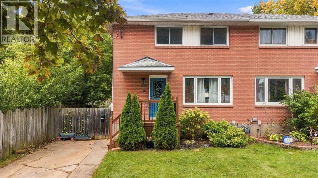 Property Photo: 819 Elizabeth Avenue ON N7S 2V6