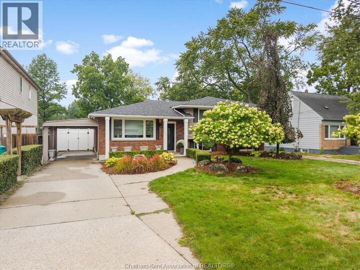 Property Photo:  4113 Roseland Drive East  ON N9G 1Y5 