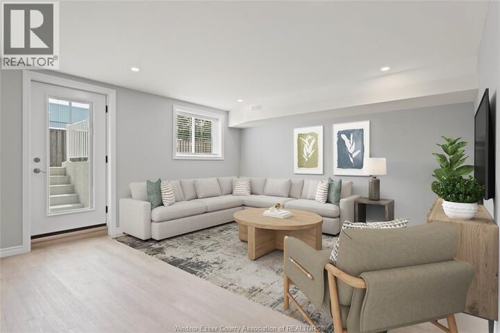 Property Photo:  125 Park Street  ON N9V 1N9 