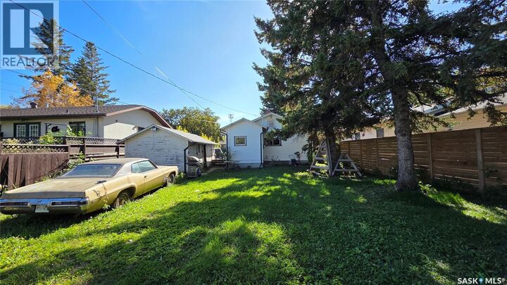 Property Photo: 903 103rd Avenue SK S0E 1T0