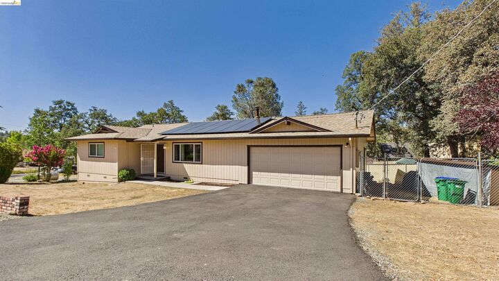 Property Photo: 20568 Tanner Dr CA 95372