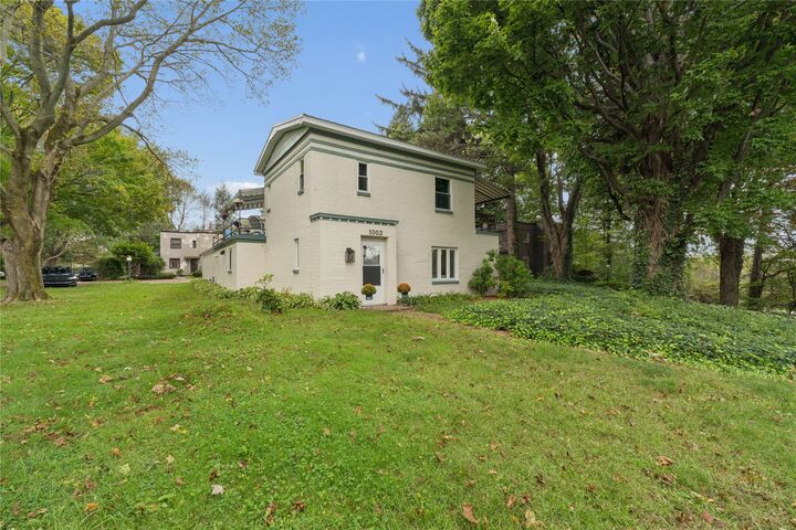 Property Photo: 1002 Pasadena Drive PA 16505