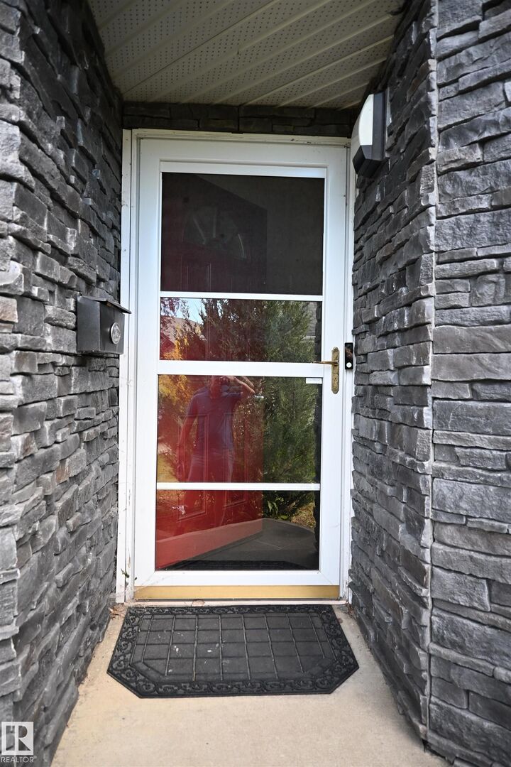 Property Photo:  5304 155 Avenue NW  AB T5Y 2S6 