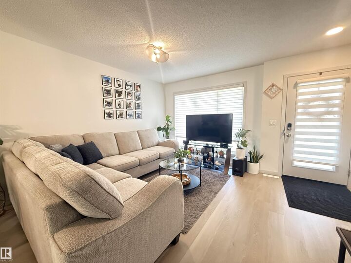 Property Photo: 6283 176 Avenue NW AB T5Y 4E5