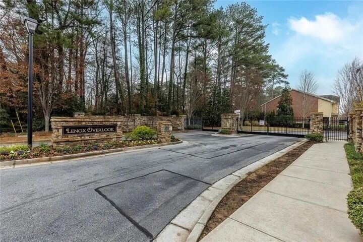 Property Photo: 1599 Trailview Way NE GA 30329