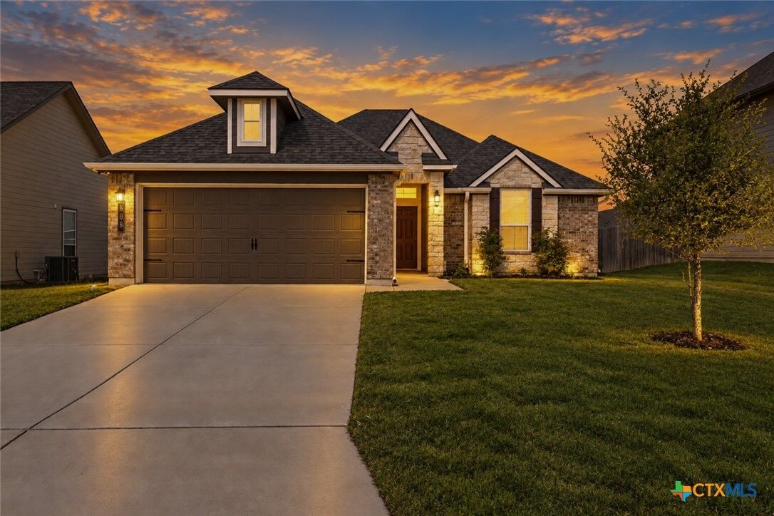 Property Photo:  808 Fallbrook Drive  TX 76502 
