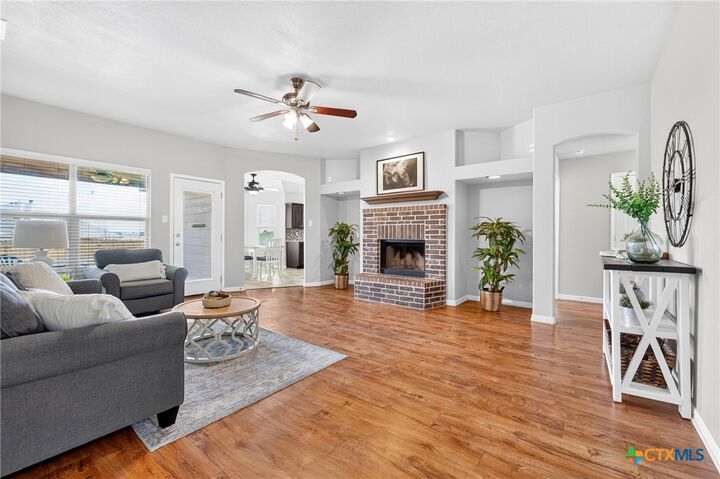 Property Photo: 1921 Carriage House Drive TX 76502