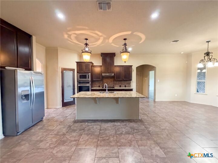 Property Photo:  206 County Road 4774  TX 76539 