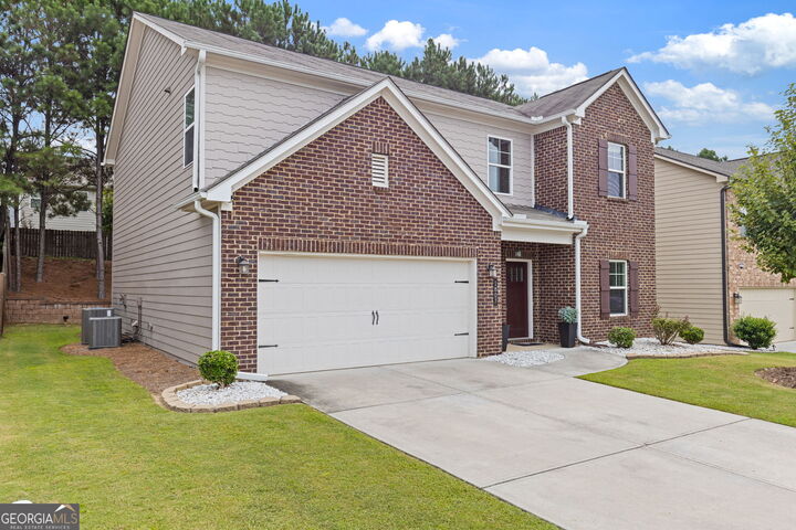 Property Photo: 1807 Weatherbrook Circle GA 30043