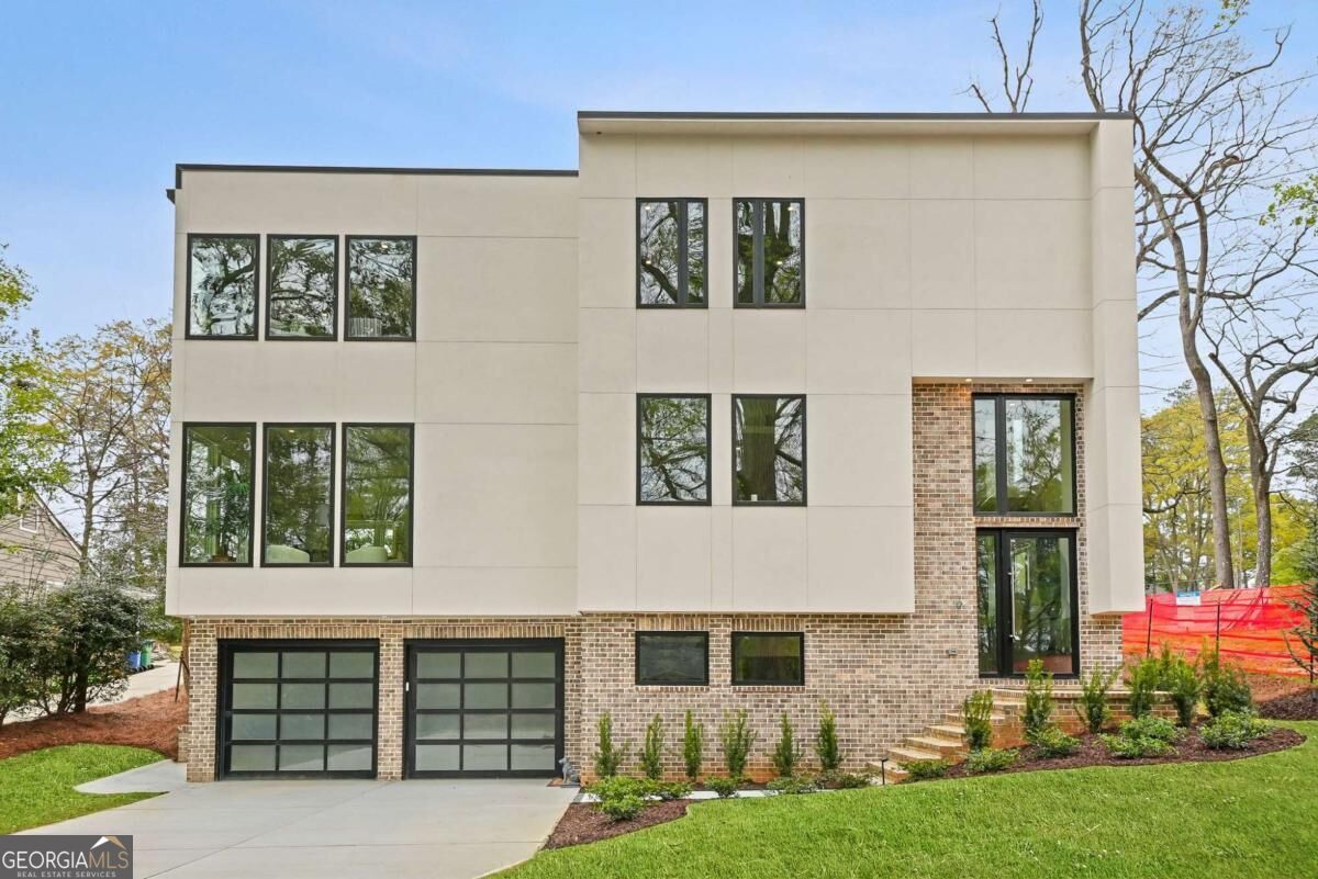 Property Photo: 1260 Kingsley Circle NE GA 30324