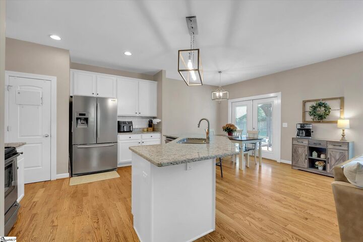 Property Photo:  606 Summitbluff Drive  SC 29617 