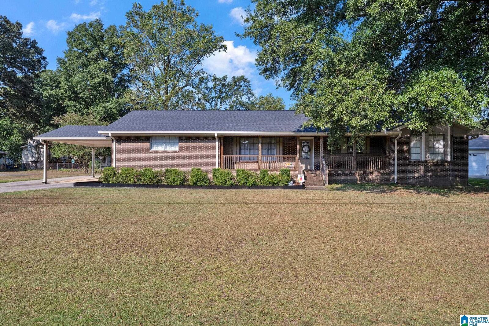 Property Photo: 2772 Brenda Circle AL 35071