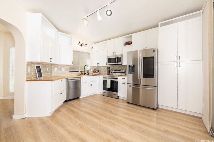 Property Photo:  91-1145 Laaulu Street 12E  HI 96706 