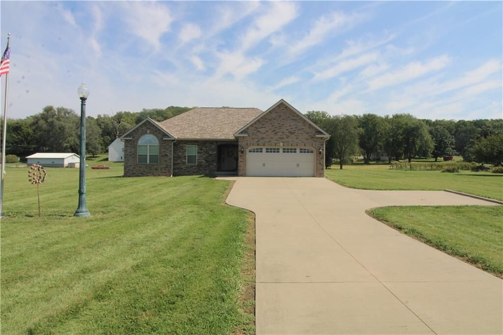 Property Photo:  8301 SW State Route V Highway  MO 64504 