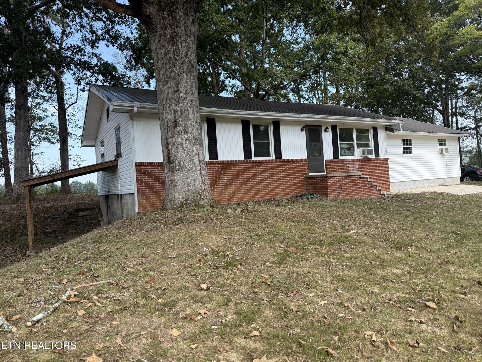 Property Photo:  210 Snow Lane  TN 37748 
