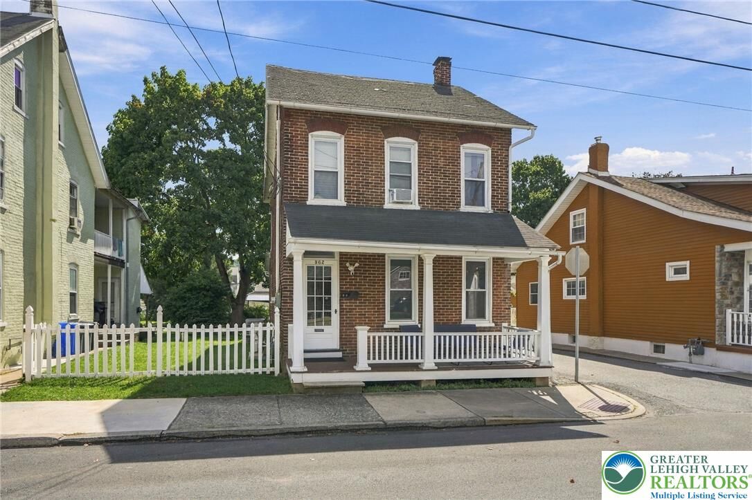 Property Photo:  562 Ridge Street  PA 18049 