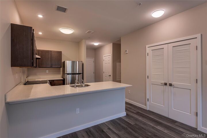 Property Photo: 87 N Chestnut Street 312 NY 12561