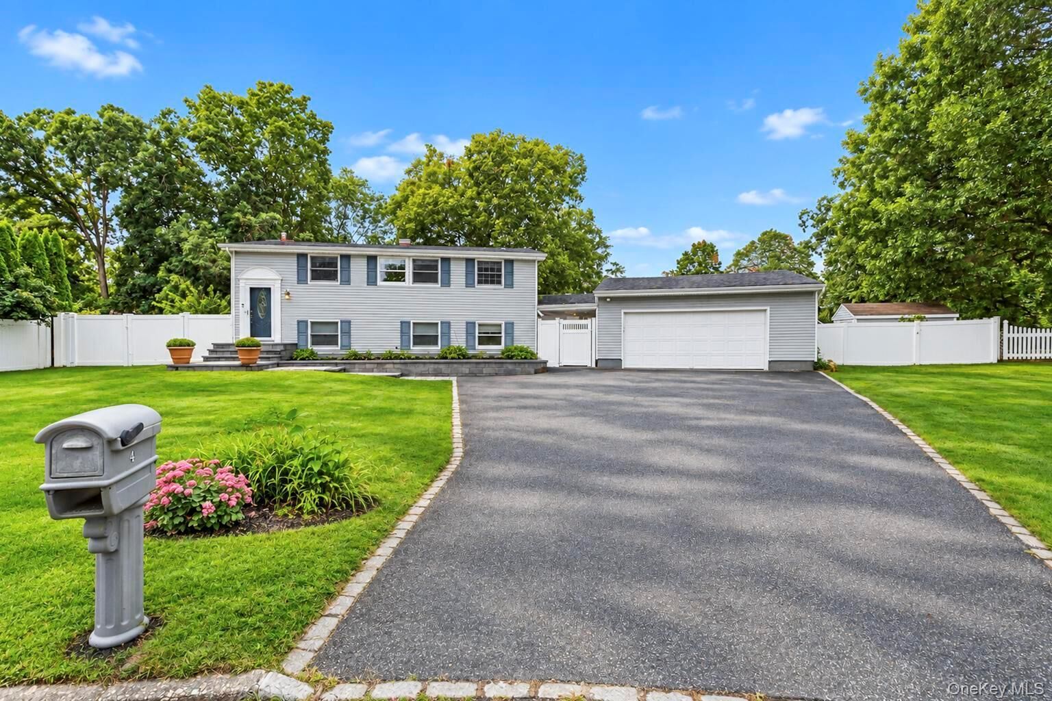 Property Photo:  4 Bud Court  NY 11733 