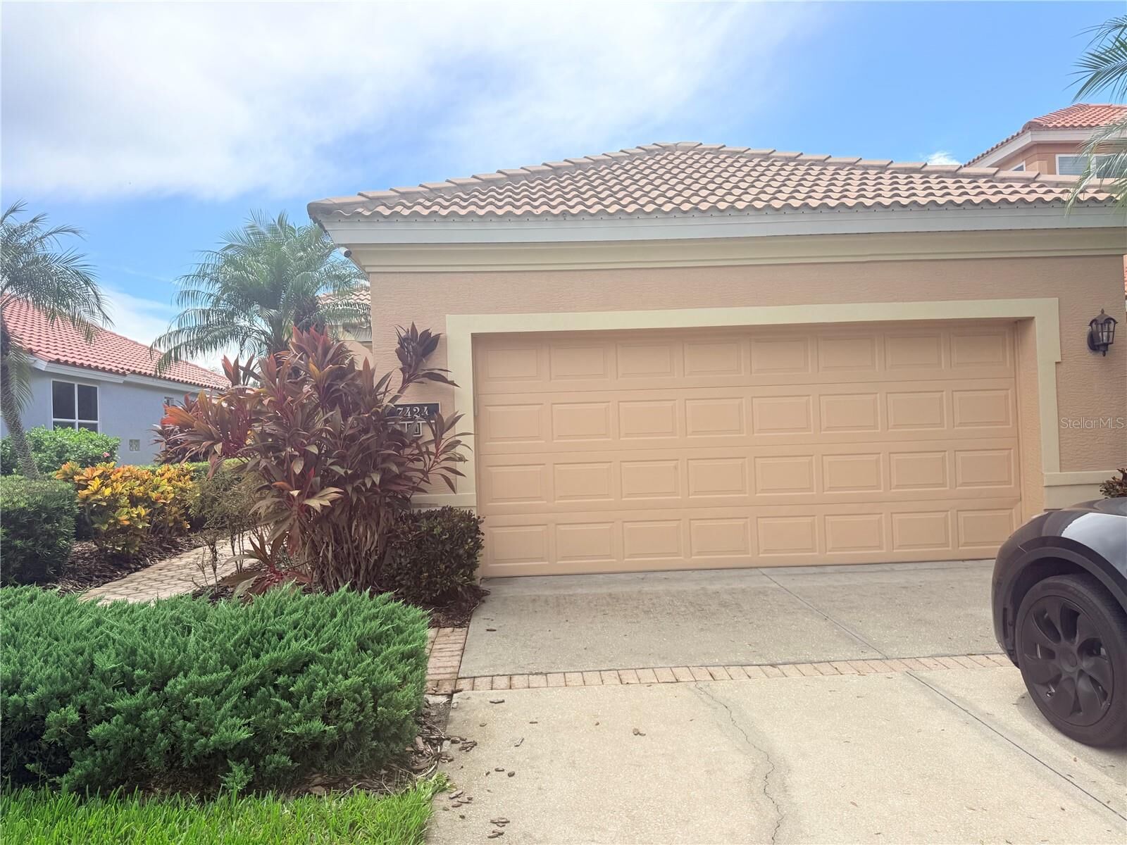 Property Photo:  7424 Birds Eye Terrace  FL 34203 