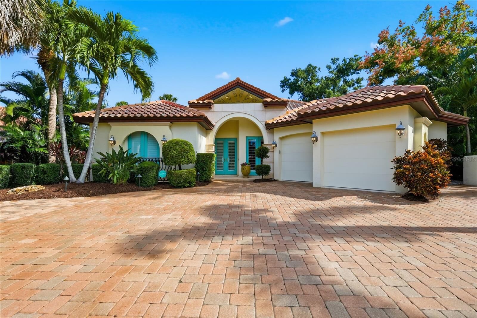 Property Photo:  4946 Brywill Circle  FL 34234 