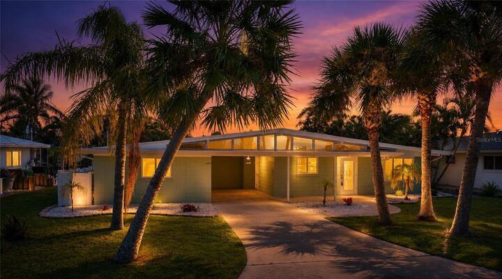 Property Photo:  1429 Lemon Bay Drive  FL 34223 