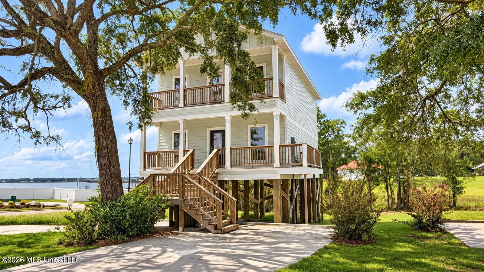 Property Photo:  759 Baybreeze Drive  MS 39532 