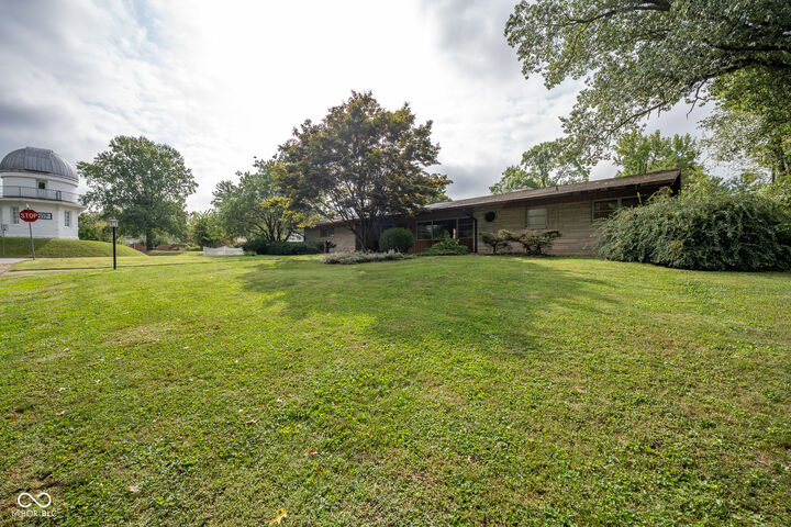 Property Photo: 706 Highridge Avenue IN 46135