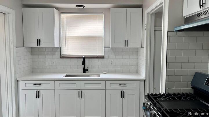 Property Photo: 19751 Ardmore Street MI 48235 1504