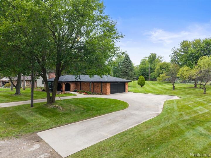 Property Photo:  2780 Candlewick Drive  MI 48359 1522 