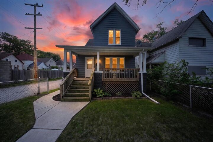 Property Photo:  5827 Baker Street  MI 48209-2140 