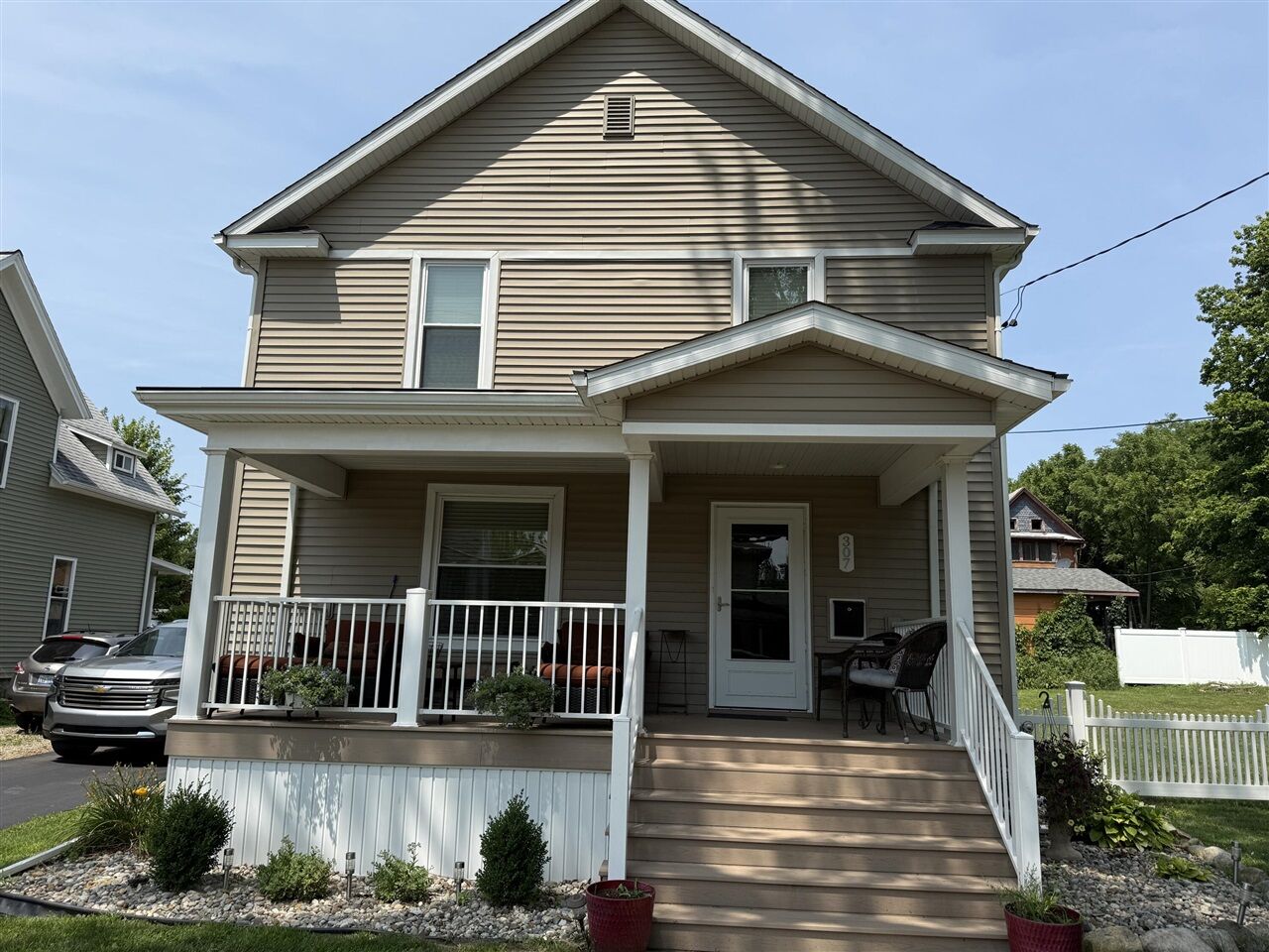 Property Photo: 307 Perry Street MI 49224-1718