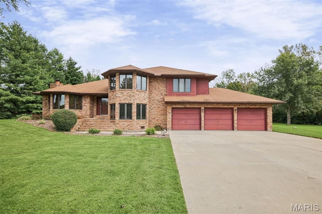 Property Photo: 250 Hoffmann Lane IL 62226
