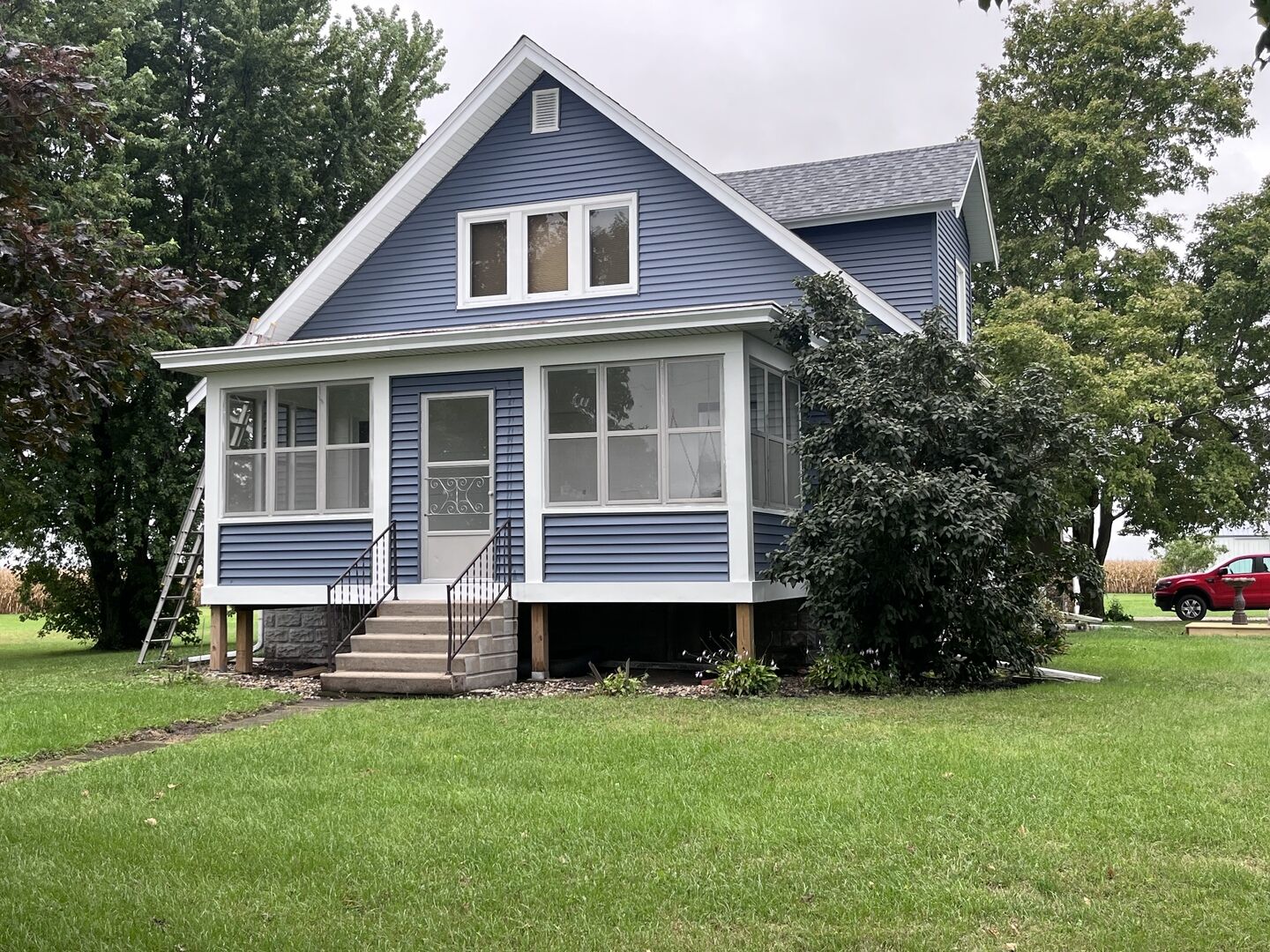 Property Photo: 573 County Road 2050E Road IL 61375