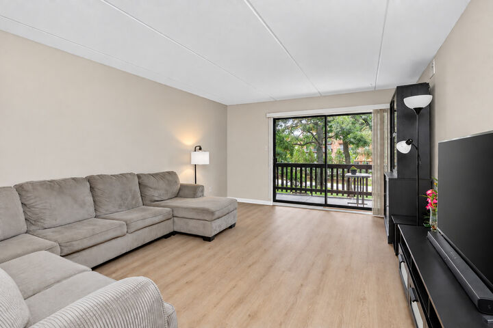 Property Photo:  8020 Woodglen Lane 202  IL 60516 