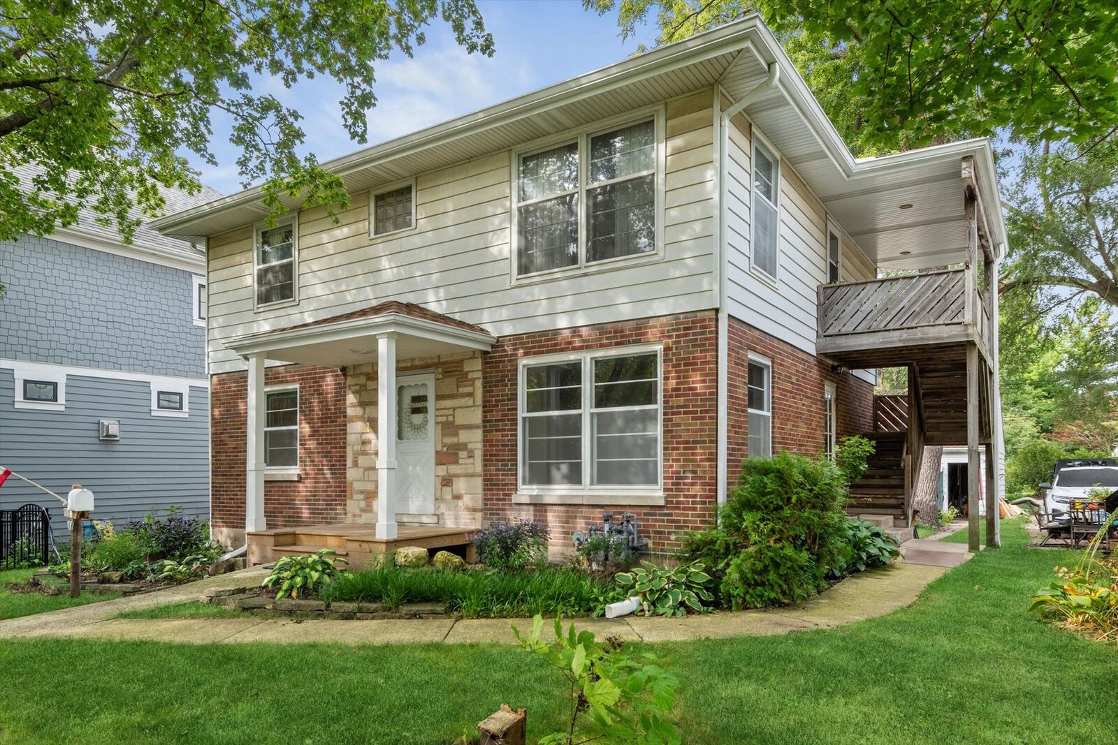 Property Photo:  215 N Mill Street  IL 60540 