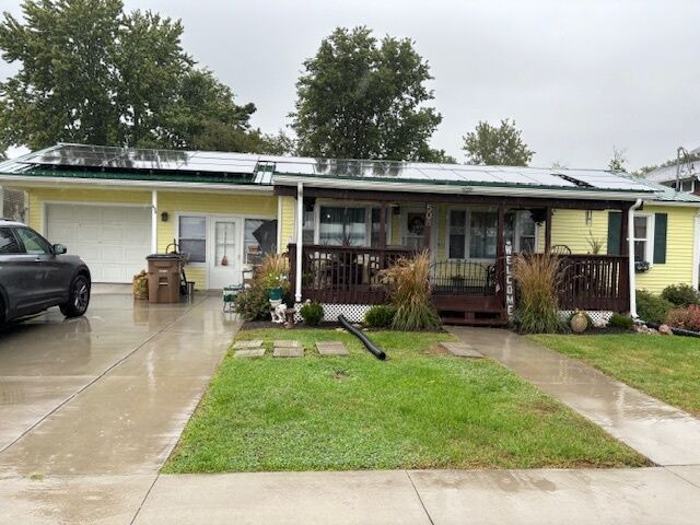 Property Photo:  508 W Division Street  IL 61434 