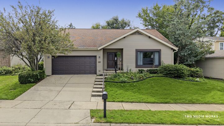 Property Photo: 466 Laura Court IL 60563