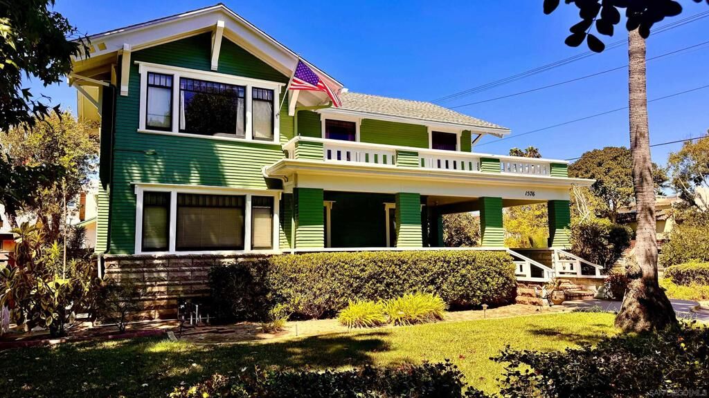 Property Photo:  1576 78 Diamond Street  CA 92109 