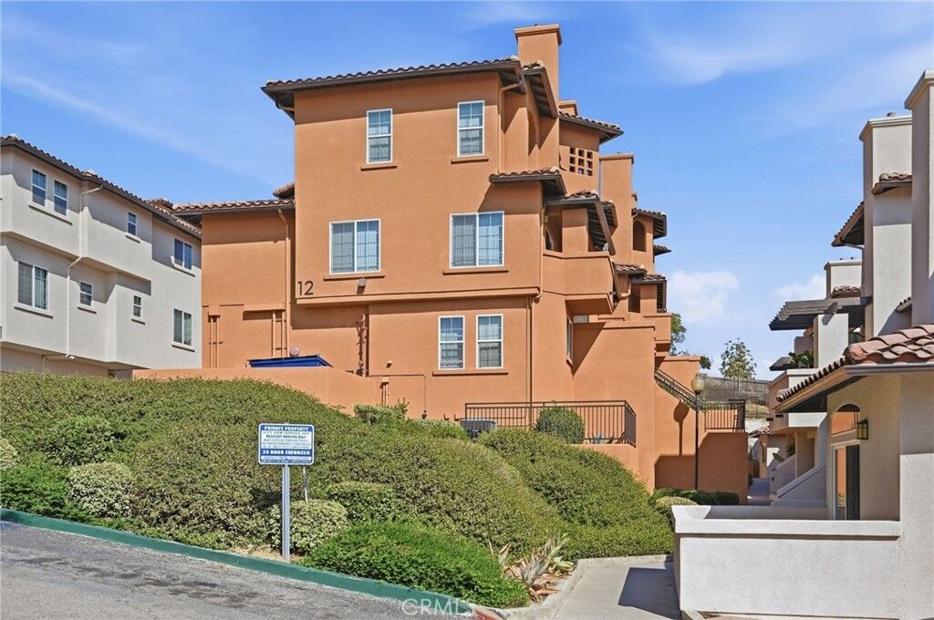 Property Photo: 3711 Baldwin Street 1203 CA 90031