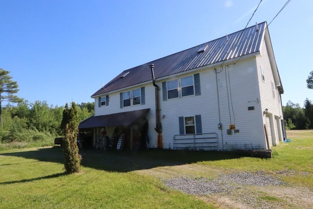 Property Photo:  8 Martins Lane 24  ME 04401 