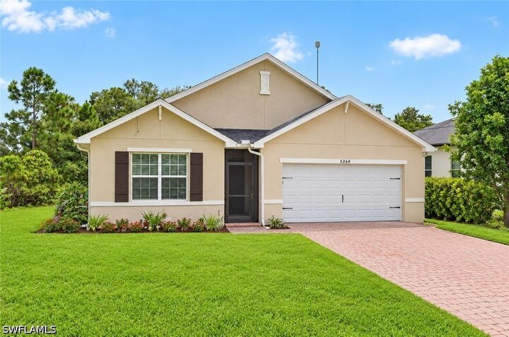 Property Photo: 5260 44th Street NE FL 34120