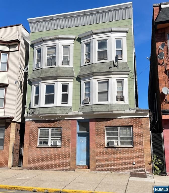 Property Photo: 760 Harrison Avenue 6 NJ 07029