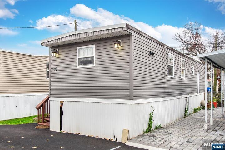 Property Photo:  39 Helen  NJ 07074 