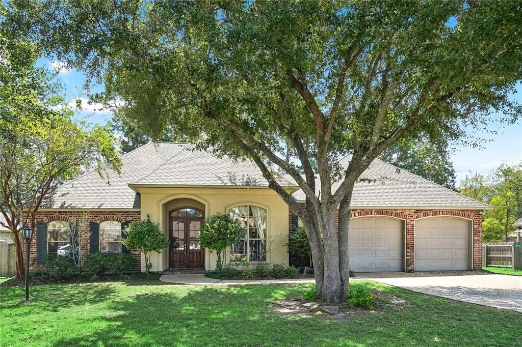 Property Photo:  3154 Grove Court  LA 70448 