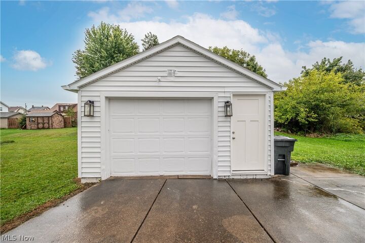 Property Photo:  186 Creed Street  OH 44471 