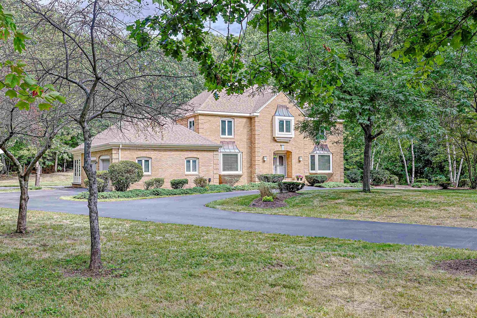 Property Photo: 33 Indian Rock Road NH 03063