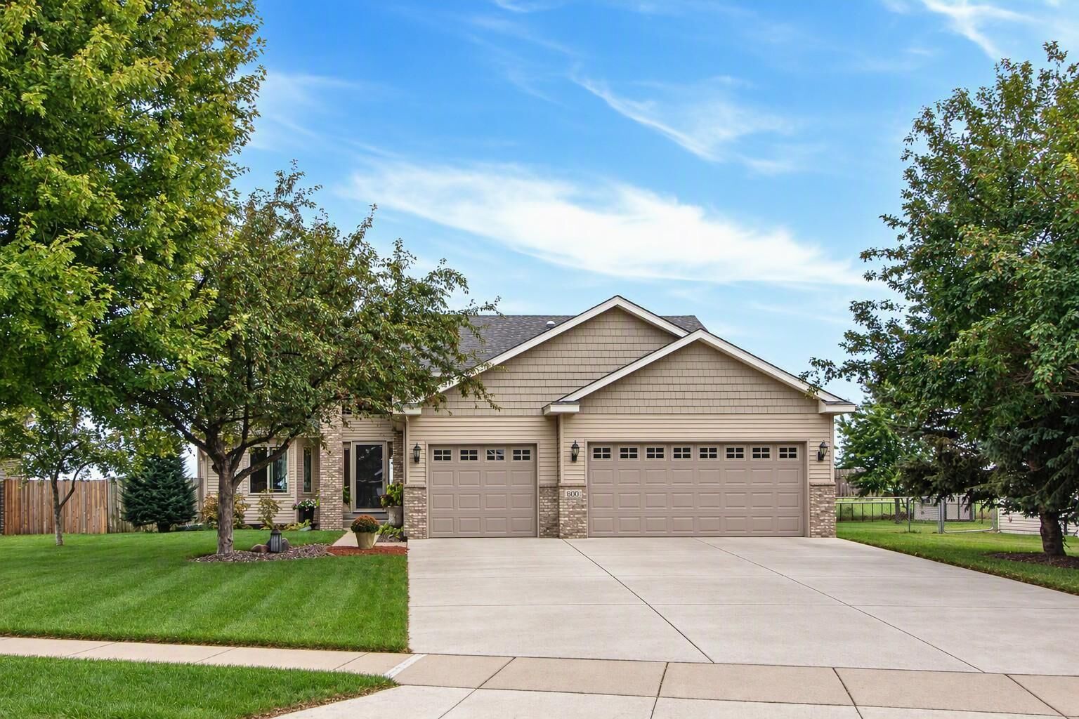 Property Photo:  800 Harrison Drive  MN 55309 