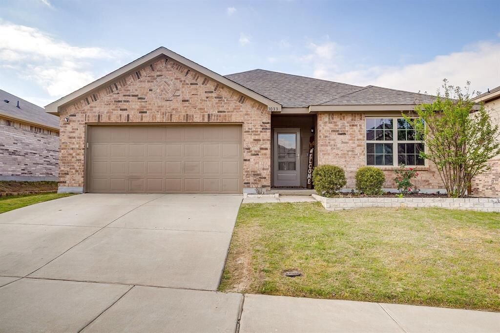 Property Photo:  3033 Whitetail Chase Drive  TX 76108 