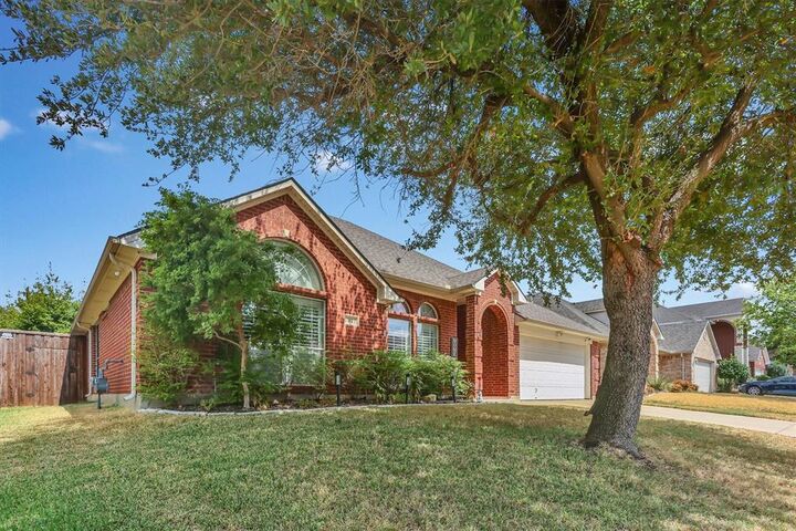 Property Photo: 3019 Churchill Downs TX 75060