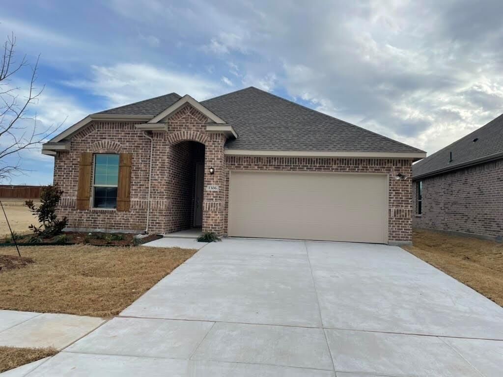 Property Photo:  1306 Sundance Lane  TX 76247 